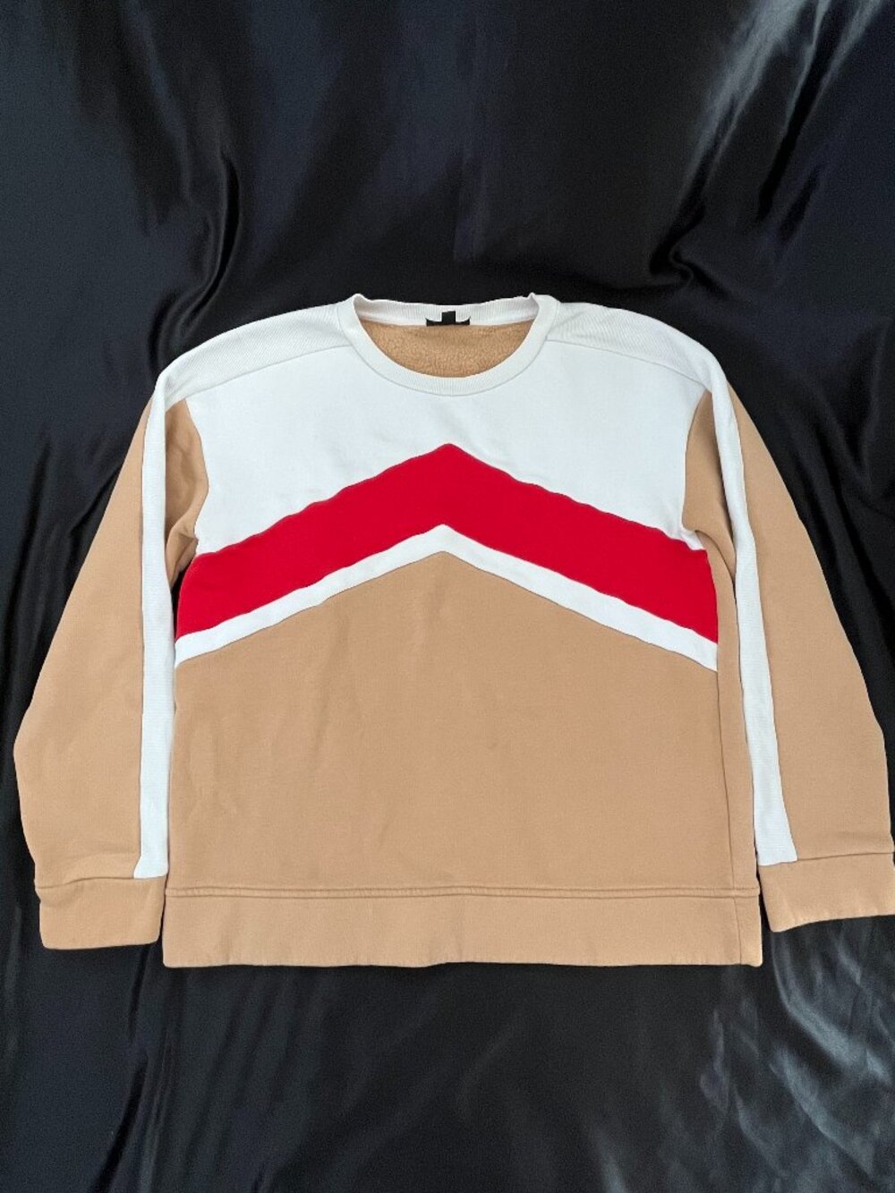 Chevron Color Block Sweatshirt Red Tan White Medium womens Retro sport Apres Ski